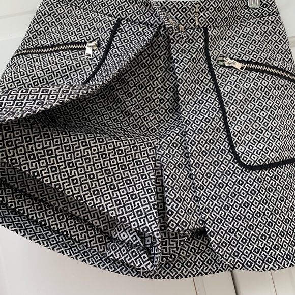 Intermix Black & White Patterned Skort - Picture 10 of 11